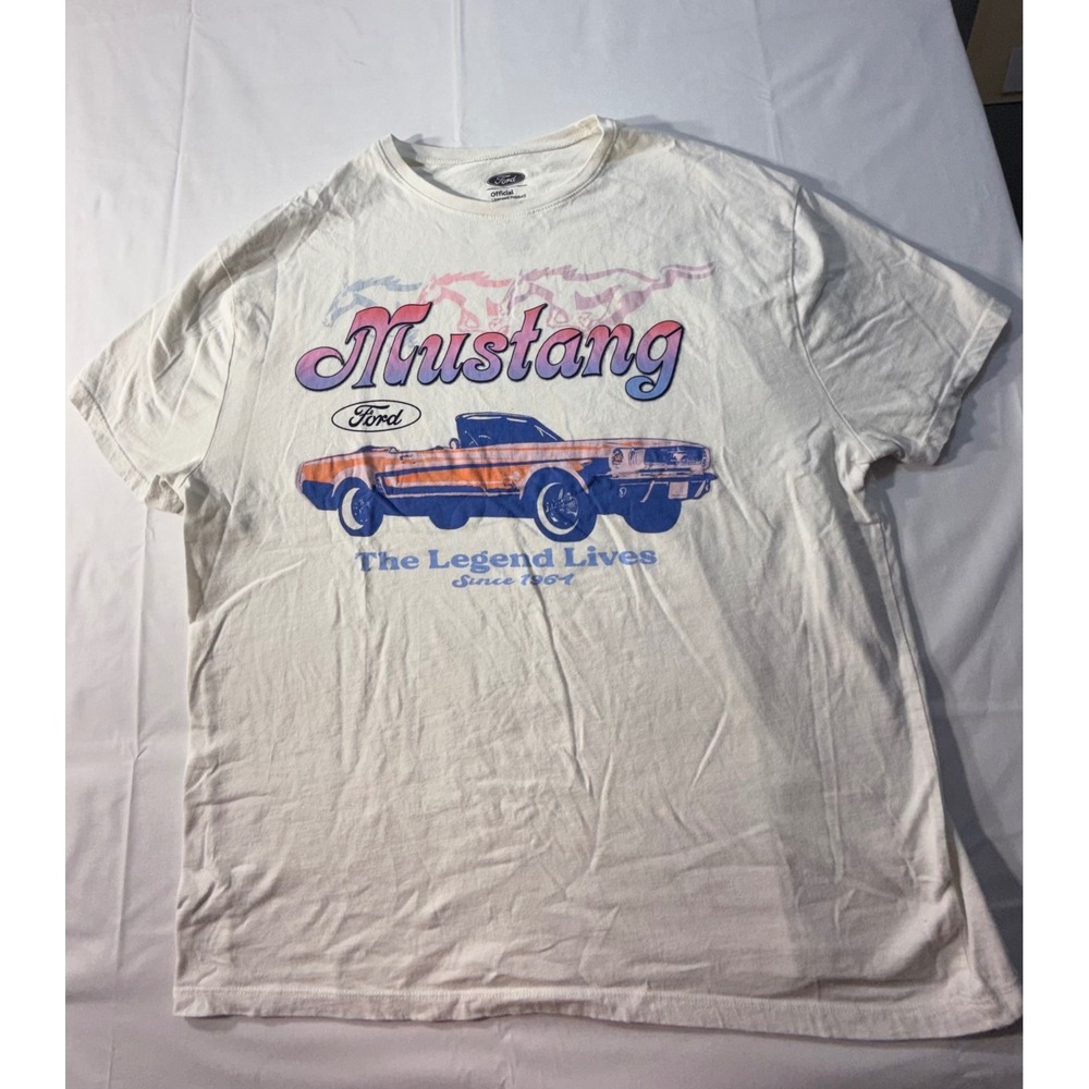Ford Mustang The Legend Lives Graphic T-Shirt Mens Medium White Retro Tee